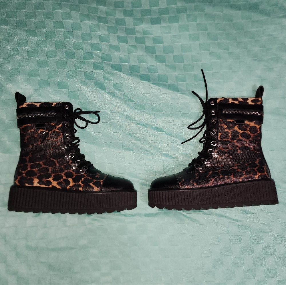 Killstar 'Radiclaw' Boots size 7 - dead stock & SOLD OUT - Picture 2 of 6